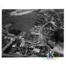 Tolkamer 1974 Luchtfoto `sGraven waardsedijk- Binnenweg- Brigade -Kleuter school Coll. G.B.Janssen
